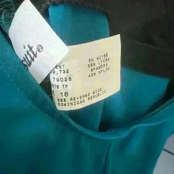 Miraclesuit women’s one piece wrap slimming padded swimsuit size 16 - Picture 3 of 5